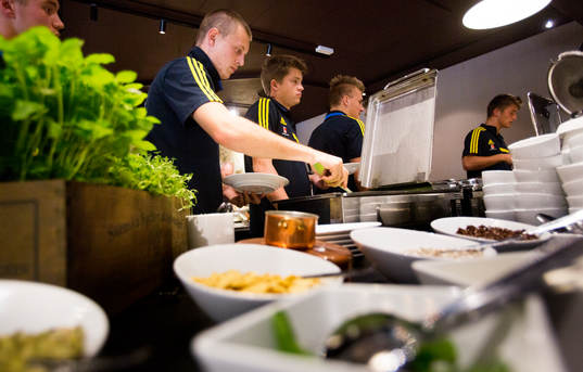 Bilder bakom kulisserna från P18s EM-kvalet