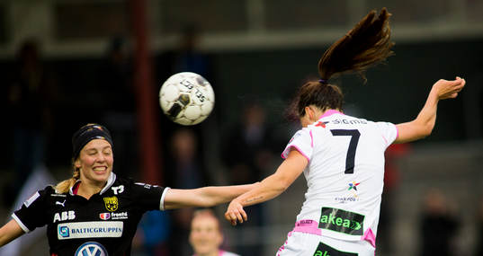 LdB Malmös Sara Björk Gunnarsdottir nickar in 2-0