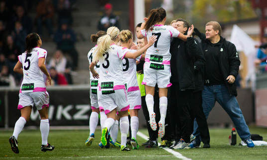 LdB Malmös Sara Björk Gunnarsdottir nickar in 2-0 och