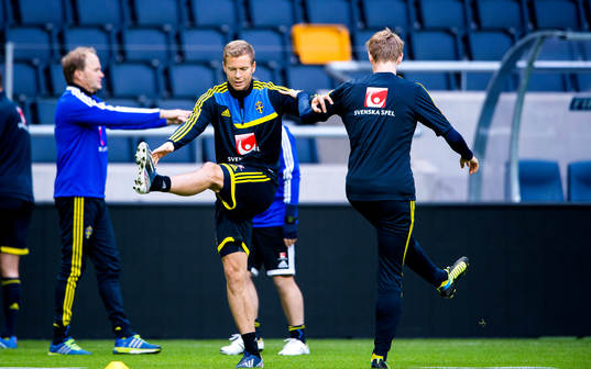 Per Karlsson värmer upp