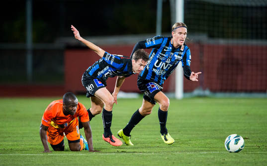 Sirius Jonatan Berg och Kim Skoglund springer ifrån