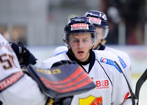 Djurgårdens Markus Ljungh firar Steve Saviano(ej i bild)
