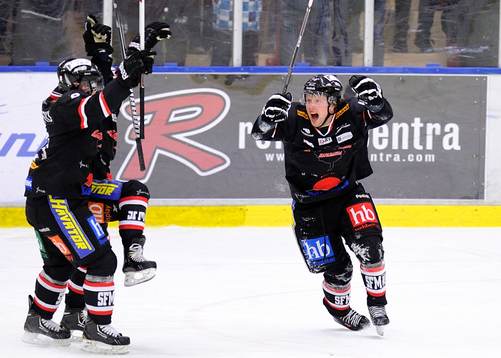 Asplövens Oskar Nilsson(h) jublar