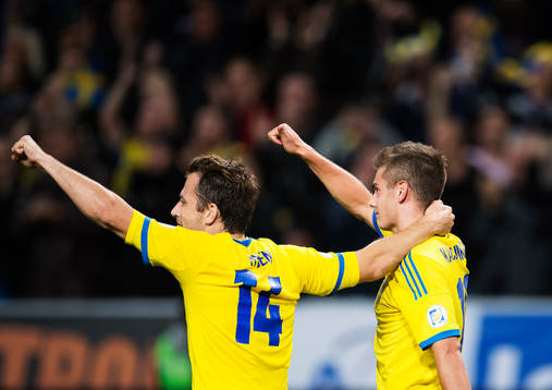 Sveriges Tobias Hysén och Alexander Kacaniklic jublar