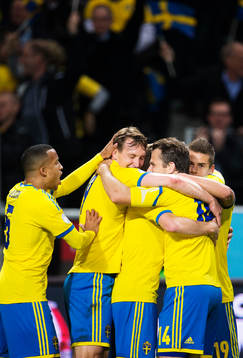 Sveriges Martin Olsson, Kim Källström, Tobias Hysén och