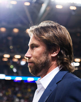 Peter Forsberg deltar i en prisutdelning för Svenska Spel