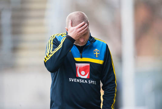Sveriges förbundskapten Tomas Turesson i EM-kvalet för