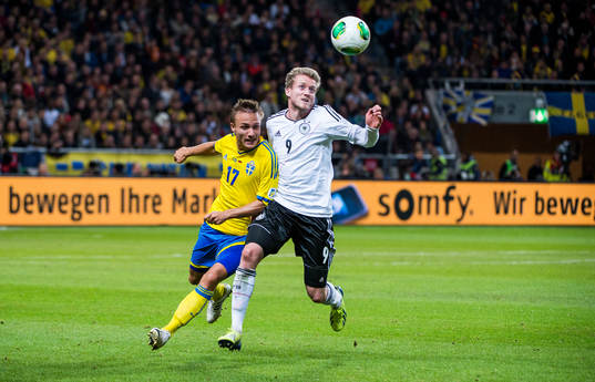 Sveriges Pierre Bengtsson och Tysklands André Schürrle