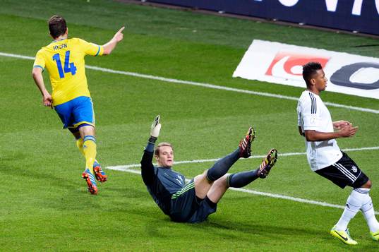 Sveriges Tobias Hysén har gjort 1-0