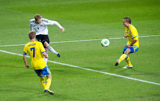 Tysklands André Schürrle gör 5-3 målet och Sveriges