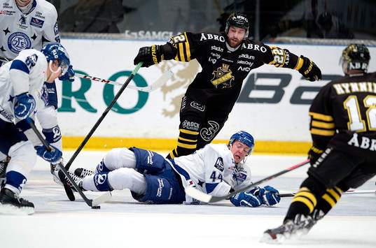 s Daniel Josefsson