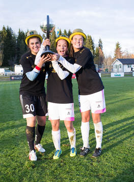 LdB Malmös lagkapten Malin Levenstad firar SM-guld
