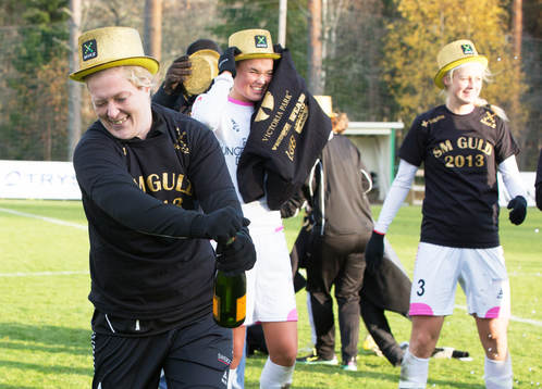 LdBs målvakt målvakt Thora Helgadottir korkar upp
