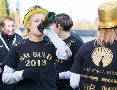 LdBs målvakt målvakt Thora Helgadottir korkar upp