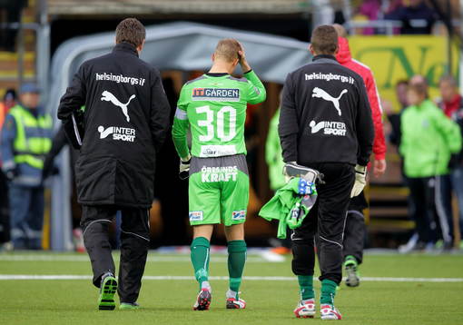 Assisterande tränare och Helsingborgs Pär Hansson besvikna