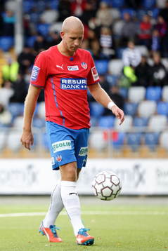 Mattias Lindström har fått rött kort  i matchen mellan