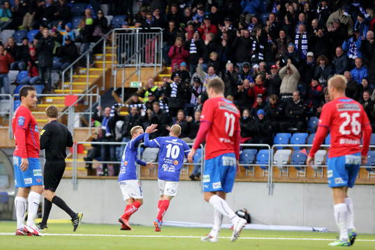 Åtvidabergs Daniel Sjölund jublar