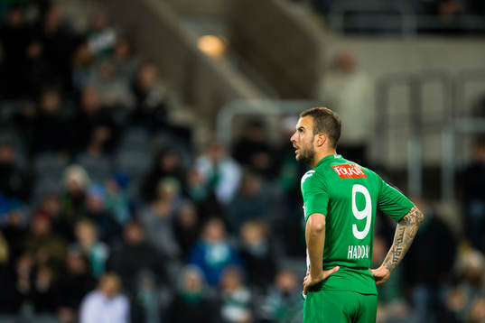 Hammarbys Andreas Haddad tittar upp