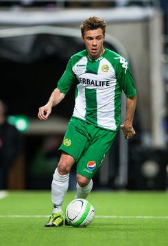 Hammarbys Nikolas Ledgerwood med bollen