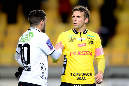 Häckens Moestafa El Kabir tackar Elfsborgs Anders Svensson