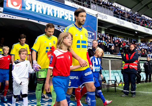 IFK Göteborg och Mattias Bjärsmyr bär gula tröjor