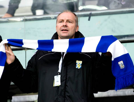 IFK Göteborgs sportchef Håkan Mild sjunger med