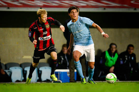 Brommapojkarnas Pontus Ösbrink och Malmös Miiko Albornoz