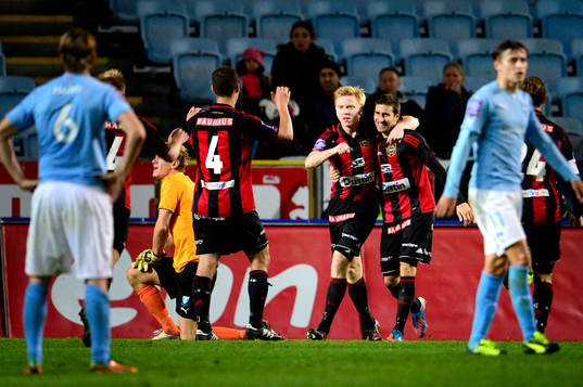 Brommapojkarnas Gustav Sandberg Magnusson jublar med med
