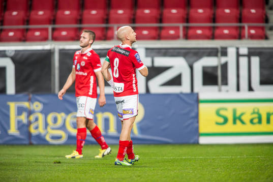 Henrik Rydström, Kalmar FF, tackar klacken