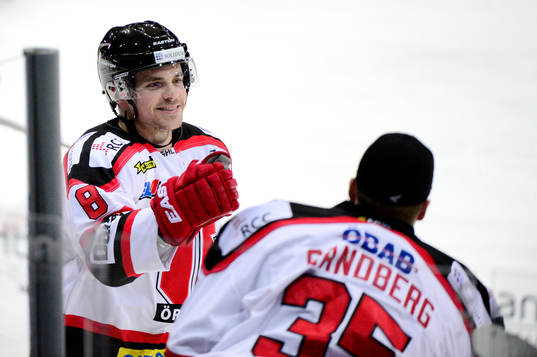 Örebros Nick Plastino jublar