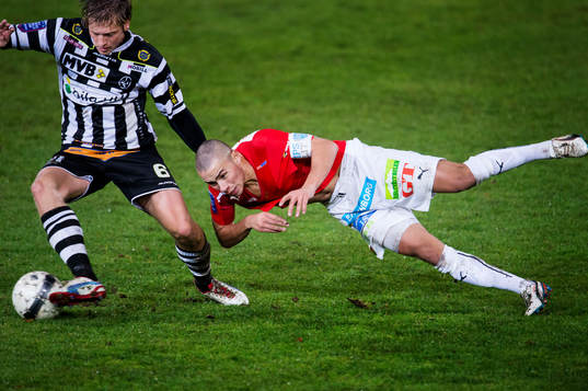 Landskrona BOIS Philip Andersson och GAIS Malkolm Moenza