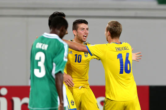 Sveriges Erdal Rakip och Gustav Engvall jublar