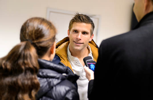 Elfsborgs Anders Svensson blir intervjuad