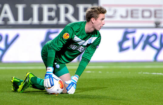 Esbjergs målvakt Frederik Rønnow