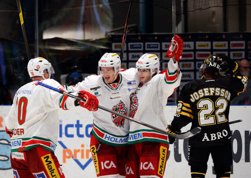 Modos Samuel Påhlsson jublar