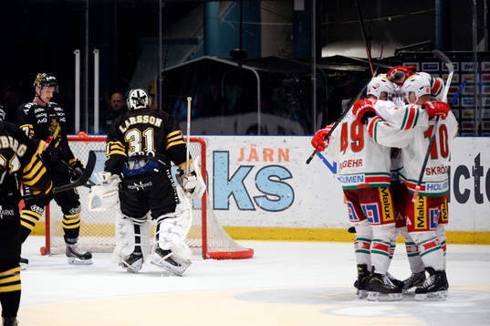 Modos Samuel Påhlsson jublar