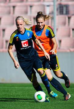 Caroline Seger och Emmelie Konradsson