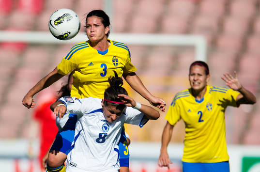 Sveriges Hanna Folkesson vinner en duell mot