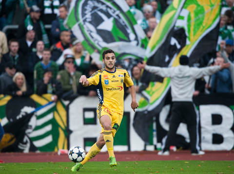 Ängelholms Othman El Kabir stormar fram medan Hammarbys