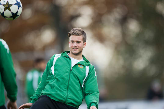 Hammarbys Nicklas Lindqvist  i matchen i Superettan mellan
