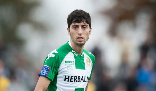 Hammarbys Nahir Besara i matchen i Superettan mellan