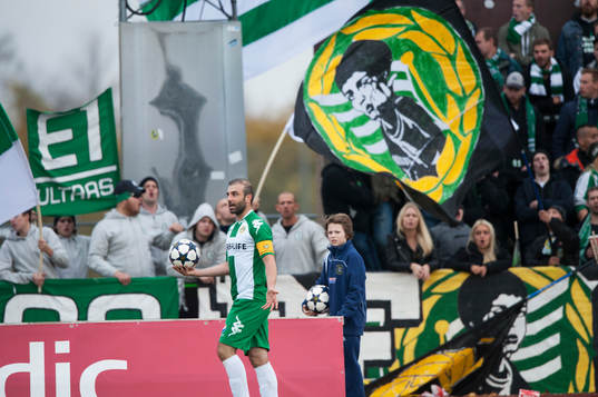 Hammarbys Kennedy Bakircioglu förbereder inkast med