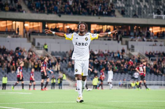 AIKs Kennedy Igboananike jublar