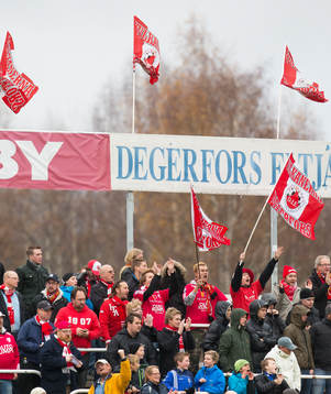 Degerfors supportrar på läktaren