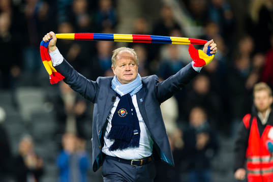 Djurgårdens tränare Per-Mathias Högmo avtackas och