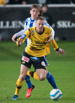 Mjällbys Mattias Håkansson och Göteborgs Darijan Bojanic