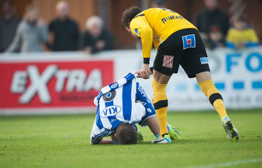 Mjällbys Daniel Ivanovski tycker att Göteborgs Lasse Vibe