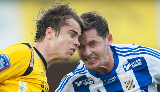 Mjällbys Andreas Blomqvist och Göteborgs Philip Haglund i