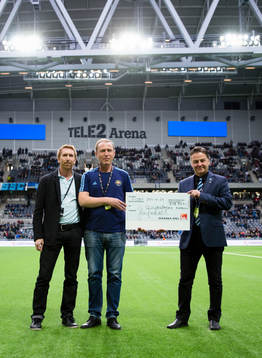 Djurgårdens Putte Troedsson (mitten) och Mats Lundholm (h)