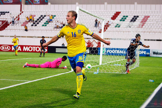 Gustav Engvall, Sverige jublar
